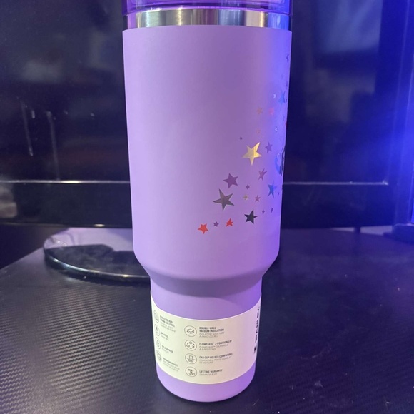 Olivia Rodrigo X Stanley Collab - Picture 3 of 9